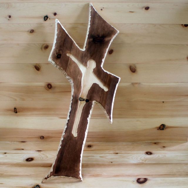 Greisslerei: Kreuz aus Zirbenholz © rv, echonet