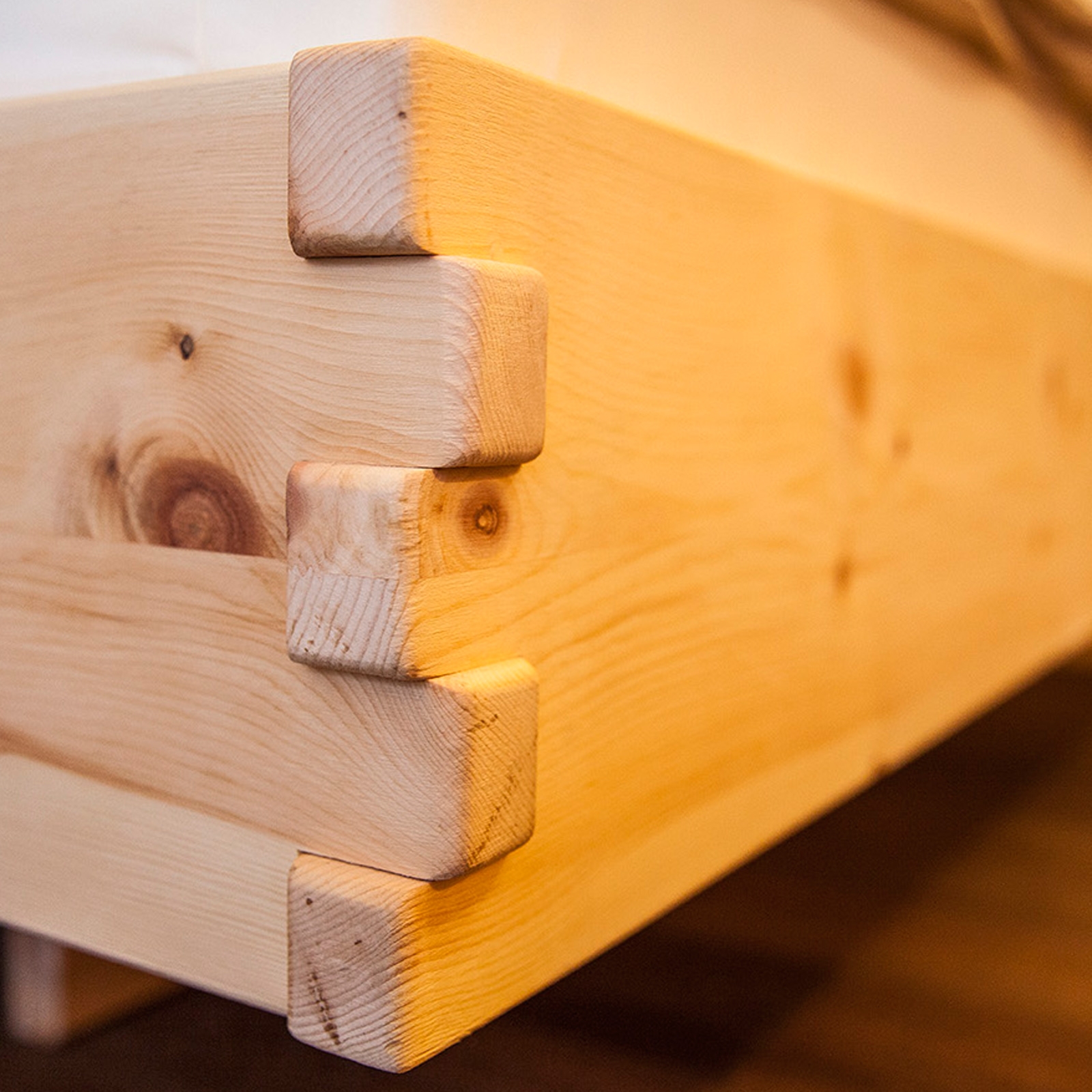 Bett aus Zirbenholz | Möbel aus Zirbenholz